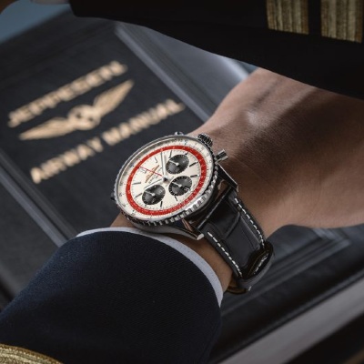 Новинка Breitling Navitimer B01 Chronograph 43 Boeing 747 Limited Edition