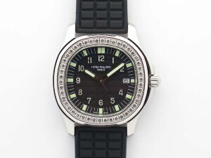 Patek Philippe Ladies Aquanaut 5067A-001