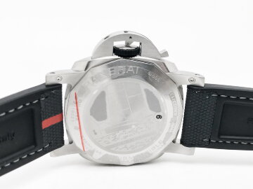 Panerai Submersible QuarantaQuattro Luna Rossa PAM01681