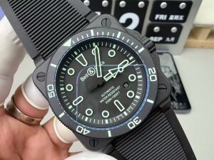 Bell &amp; Ross BR 03 Diver Lum Outline BR03A-D-OL-CE/SRB