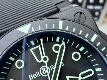 Bell &amp; Ross BR 03 Diver Lum Outline BR03A-D-OL-CE/SRB