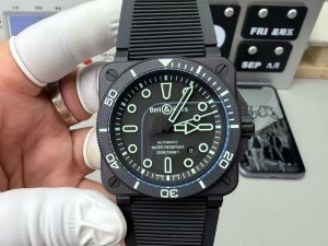 Bell &amp; Ross BR 03 Diver Lum Outline BR03A-D-OL-CE/SRB