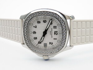 Patek Philippe Ladies Aquanaut 5067A-024