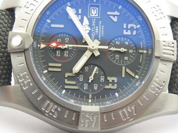 Breitling Avenger Bandit Chronograph Titanium E13383101M2W1