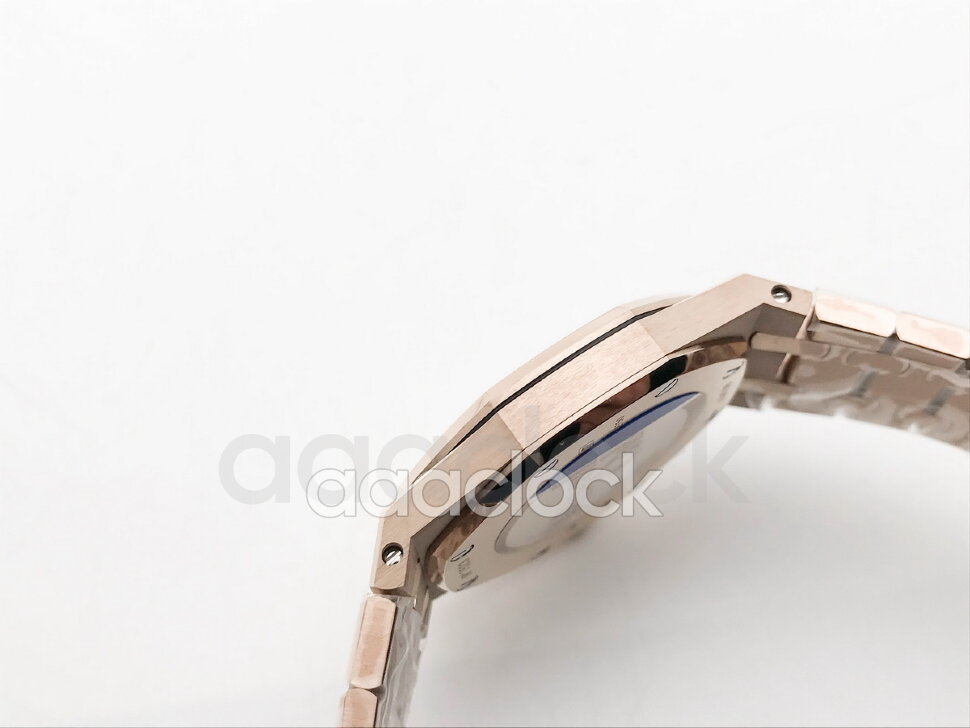 Audemars Piguet Royal Oak Quartz 67651OR.ZZ.D080CA.02 Арт. AP-0302 Арт. AP-0302