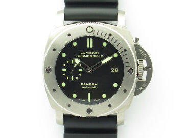 Panerai Submersible PAM00305