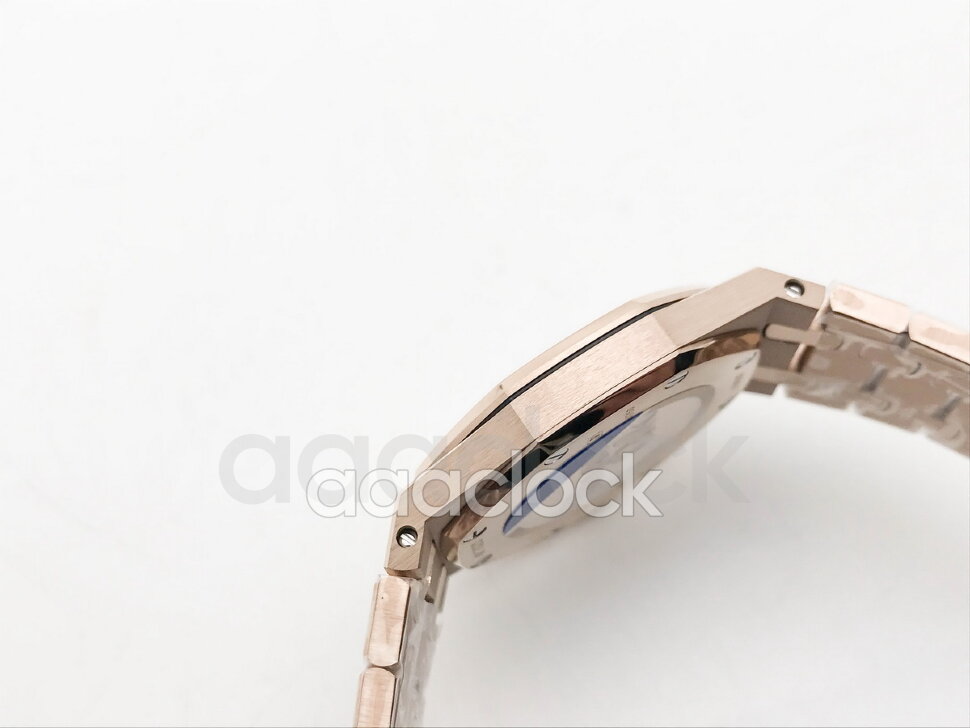 Audemars Piguet Royal Oak Quartz 67651OR.ZZ.D080CA.06 Арт. AP-0306 Арт. AP-0306