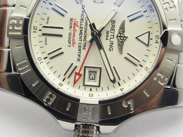 Breitling Avenger II GMT A3239011G778