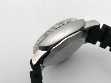 Panerai Submersible QuarantaQuattro Luna Rossa PAM01391