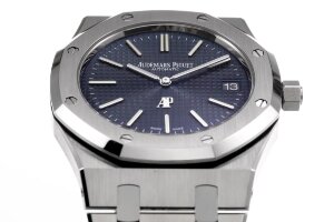 Audemars Piguet Royal Oak Extra-Thin Jumbo 15202ST.OO.1240ST.01