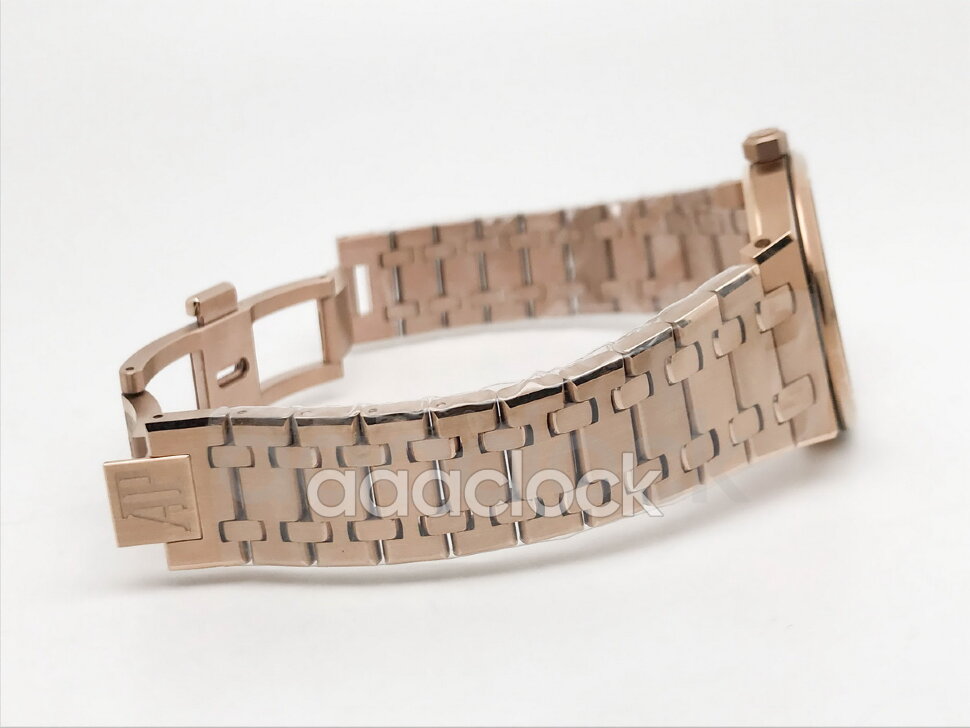 Audemars Piguet Royal Oak Quartz 67651OR.ZZ.D080CA.01 Арт. AP-0301 Арт. AP-0301