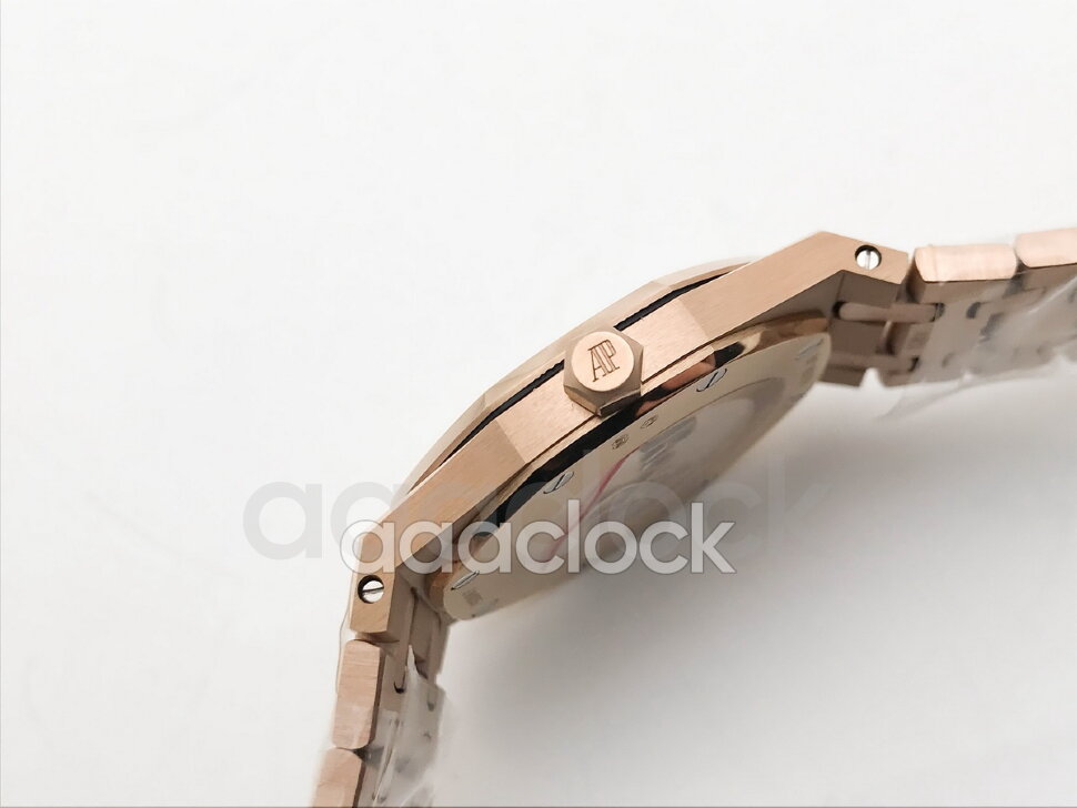 Audemars Piguet Royal Oak Quartz 67651OR.ZZ.D080CA.01 Арт. AP-0301 Арт. AP-0301