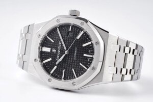 Audemars Piguet Royal Oak Automatic 15400ST.OO.1220ST.01