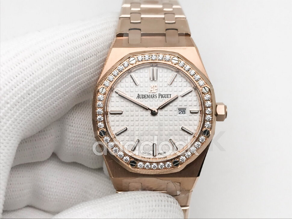 Audemars Piguet Royal Oak Quartz 67651OR.ZZ.D010CA.01 Арт. AP-0300 Арт. AP-0300