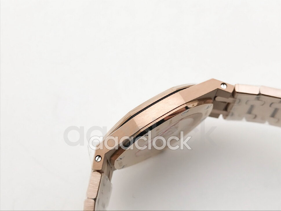 Audemars Piguet Royal Oak Quartz 67651OR.ZZ.D010CA.01 Арт. AP-0300 Арт. AP-0300