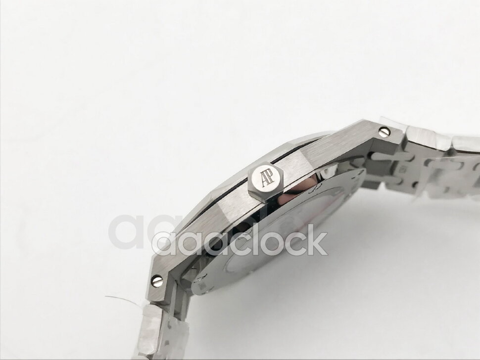 Audemars Piguet Royal Oak Quartz 67651ST.ZZ.D002CR.04 Арт. AP-0312 Арт. AP-0312
