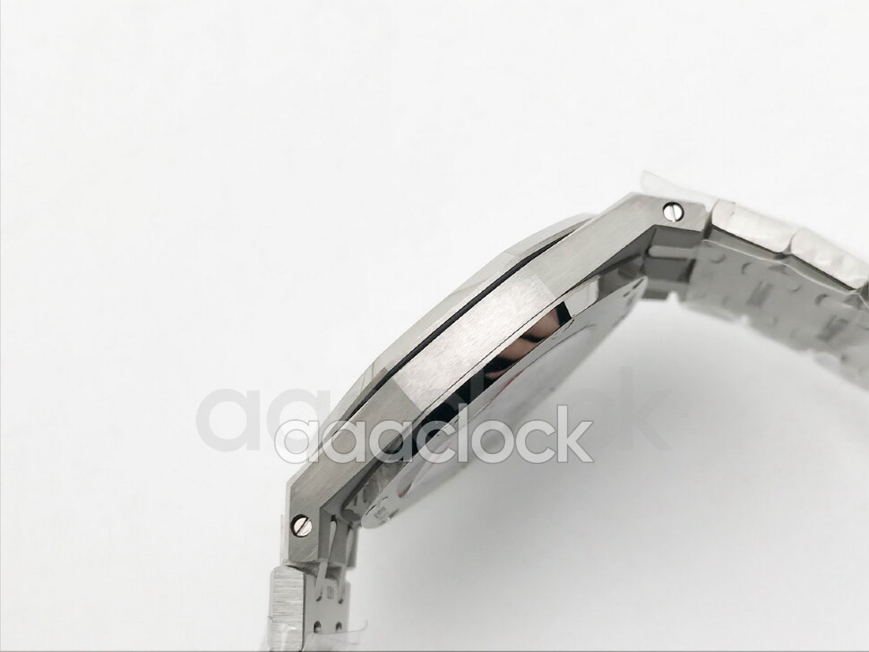 Audemars Piguet Royal Oak Quartz 67651ST.ZZ.D002CR.04 Арт. AP-0312 Арт. AP-0312