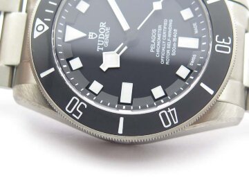 Tudor Pelagos LHD 25610TNL
